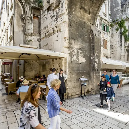 Centro Di Centri Guest house