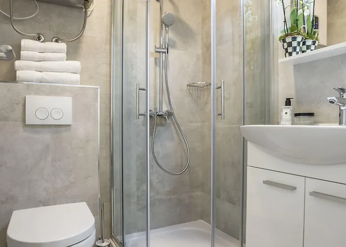 セントロ ディ セントリルームズ 4*