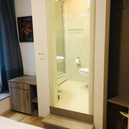 ゲストハウス セントロ ディ セントリルームズ