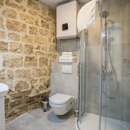 ゲストハウス セントロ ディ セントリルームズ スプリト