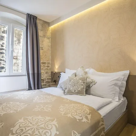 ゲストハウス セントロ ディ セントリルームズ 4*