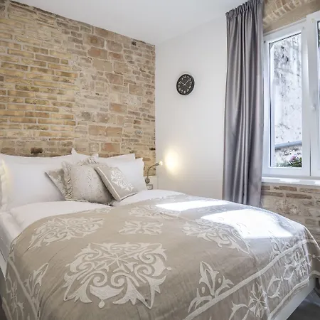 ゲストハウス セントロ ディ セントリルームズ 4*