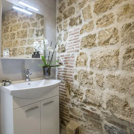 ゲストハウス セントロ ディ セントリルームズ