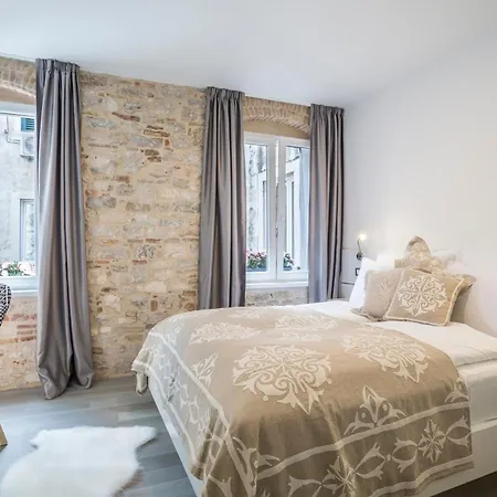 セントロ ディ セントリルームズ ゲストハウス