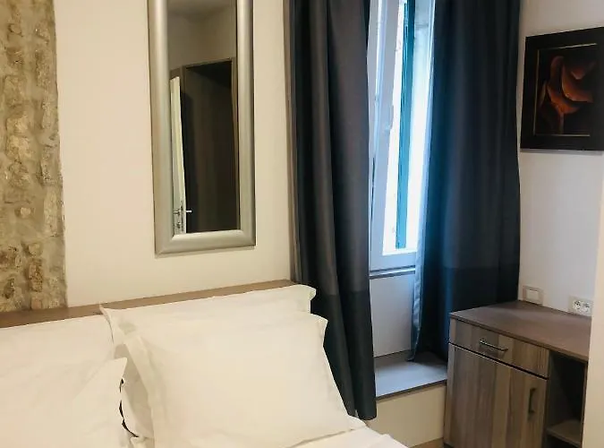 센트로 디 센트리 룸 게스트하우스 4*